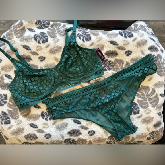 Adore Me Intimates & Sleepwear Adore Me Bra And Panty Set Size 38c
